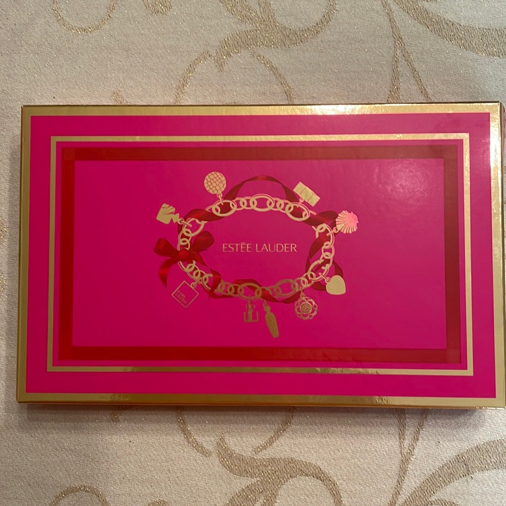 Estée Lauder Makeup Set New.  Never Used
